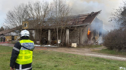 50 pompiers mobilis&eacute;s sur un incendie &agrave; La B&acirc;tie-Montsal&eacute;on