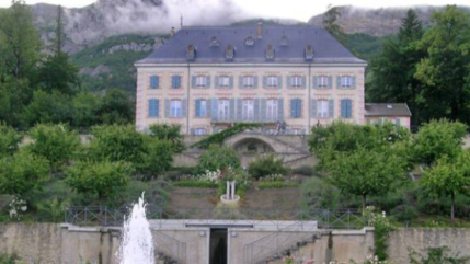 &Agrave; Gap, le ch&acirc;teau de Charance retrouve sa cr&ecirc;te en zinc apr&egrave;s 850 000 euros de travaux