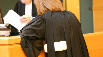 Coup de couteau, ecchymoses et r&eacute;cidive : une femme de 51 ans &eacute;crou&eacute;e apr&egrave;s de nouvelles violences sur son compagnon