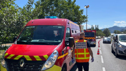 Deux voitures se percutent &agrave; Avan&ccedil;on : apr&egrave;s des tonneaux, un automobiliste finit sur le toit