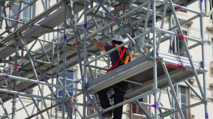 Guillestre : un homme chute lourdement d'un échafaudage, il est héliporté vers Marseille