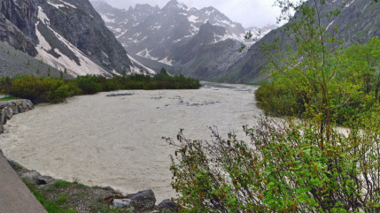 Hautes-Alpes : des campings évacués en pleine nuit suite aux fortes pluies Hautes-Alpes : des campings évacués en pleine nuit suite aux fortes pluies