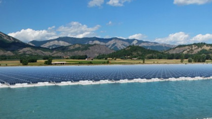 Hautes-Alpes : la centrale photovoltaïque flottante de Lazer pourra fonctionner même en cas de sécheresse Hautes-Alpes : la centrale photovoltaïque flottante de Lazer pourra fonctionner même en cas de sécheresse