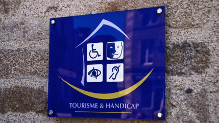 Hautes-Alpes : la Marque d’État Tourisme et Handicap pour les bureaux de l’Office Gap Tallard Vallées