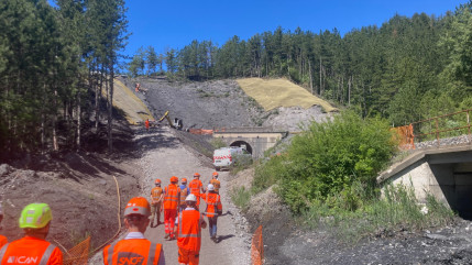 Hautes-Alpes : la SNCF à pied d'œuvre au tunnel du Villaret, six mois après les intempéries Hautes-Alpes : la SNCF à pied d'œuvre au tunnel du Villaret, six mois après les intempéries