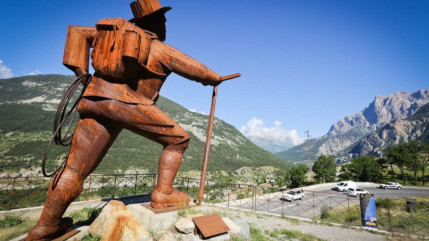 Hautes-Alpes : "nous devons travailler l'intermodalité" indique C. Drujon-d'Astros président de la communauté communes du Pays des Écrins Hautes-Alpes : "nous devons travailler l'intermodalité" indique C. Drujon-d'Astros président de la communauté communes du Pays des Écrins