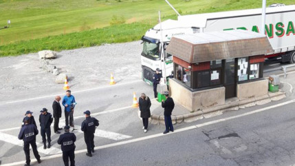 Hautes-Alpes : une grande maraude solidaire à la frontière sur fond de "militarisation" Hautes-Alpes : une grande maraude solidaire à la frontière sur fond de "militarisation"
