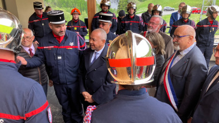 Hautes-Alpes : une nouvelle caserne pour les pompiers de La Grave, un "engagement moral" après le Chambon Hautes-Alpes : une nouvelle caserne pour les pompiers de La Grave, un "engagement moral" après le Chambon