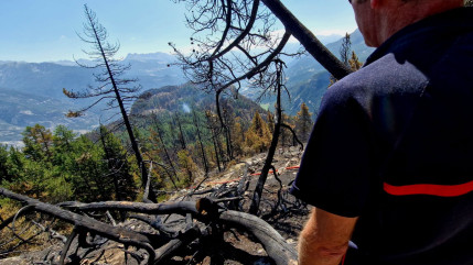 Incendie de l&rsquo;Argenti&egrave;re la Bess&eacute;e et Freissini&egrave;res, une soixantaine de pompiers haut-alpins toujours mobilis&eacute;s