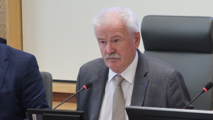 Le centre de gestion de la fonction publique territoriale des Hautes-Alpes se constitue partie civile contre Jean-Marie Bernard Le centre de gestion de la fonction publique territoriale des Hautes-Alpes se constitue partie civile contre Jean-Marie Bernard