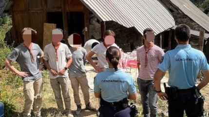 Les gendarmes à la rencontre des Scouts de France à Dormillouse Les gendarmes à la rencontre des Scouts de France à Dormillouse