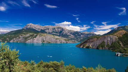 Leur bateau prend feu sur le lac de Serre-Pon&ccedil;on, les huit passagers sautent &agrave; l'eau