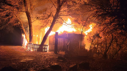 "On nous a brûlé notre chalet !" : qui en veut à l'organisateur de stages de survie de Savines-le-Lac ? "On nous a brûlé notre chalet !" : qui en veut à l'organisateur de stages de survie de Savines-le-Lac ?