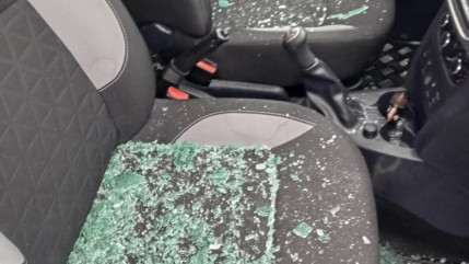 "Tentative d&rsquo;intimidation" dans les&nbsp;Hautes-Alpes ? : vitres bris&eacute;es, pneu crev&eacute;&hellip; une polici&egrave;re vis&eacute;e &agrave; Brian&ccedil;on