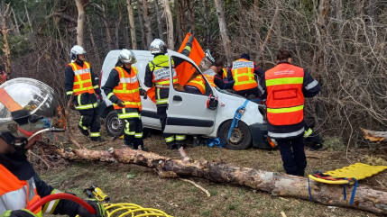 Un automobiliste fonce dans un ravin à Risoul : une chute de 15 mètres Un automobiliste fonce dans un ravin à Risoul : une chute de 15 mètres