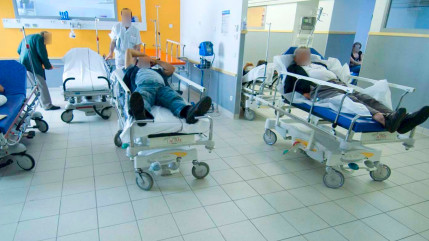 Un Brian&ccedil;onnais voit son traitement anxiolytique refus&eacute;, il mime un &eacute;gorgement aux urgences et tente de s&rsquo;&eacute;trangler en garde &agrave; vue