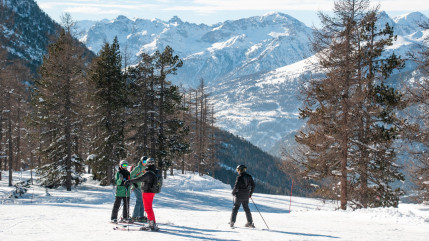 Un skieur retrouv&eacute; mort sur les pistes de Montgen&egrave;vre : une enqu&ecirc;te ouverte pour comprendre l'origine du d&eacute;c&egrave;s