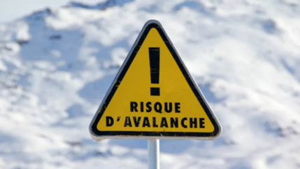 Une skieuse s’en sort indemne après avoir été emportée par une avalanche